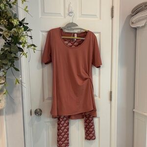 LuLaRoe Rust Top and Patterned Leggings Set